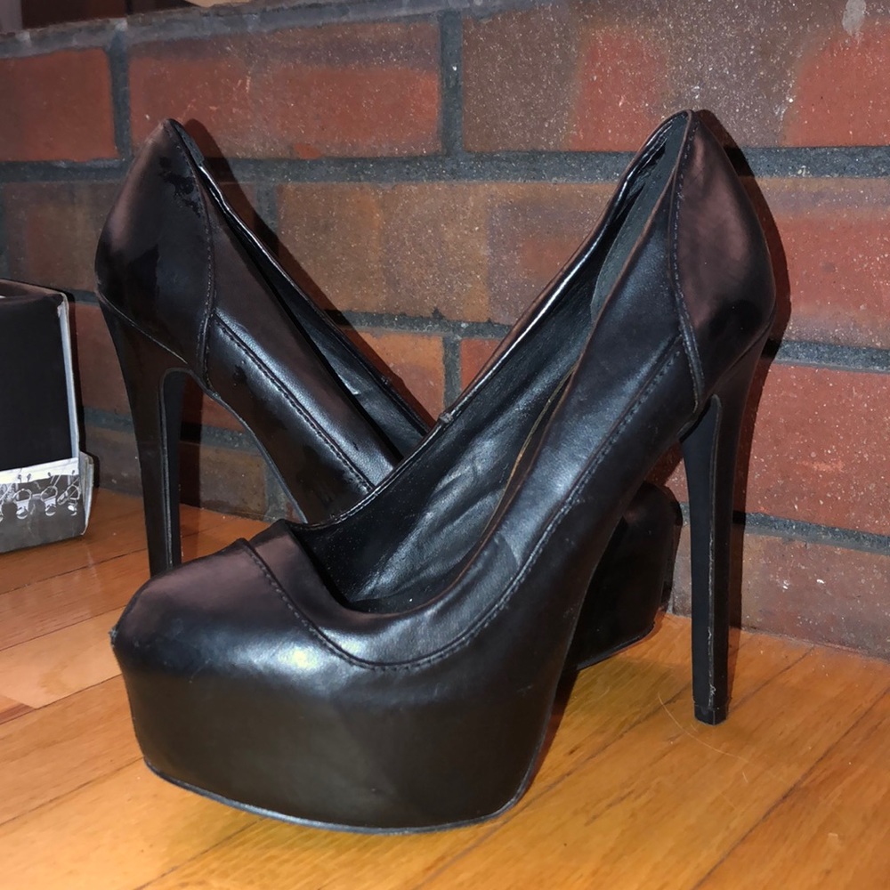Charlotte rouse pumps